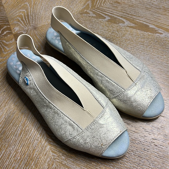 CLOUD FOOTWEAR CALIBER FASHION NOVA SANDAL 37 - Picture 1 of 12